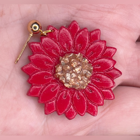 Red Poinsettia Glass Glitter Earrings w/ Gift Box - Picture 3 of 4